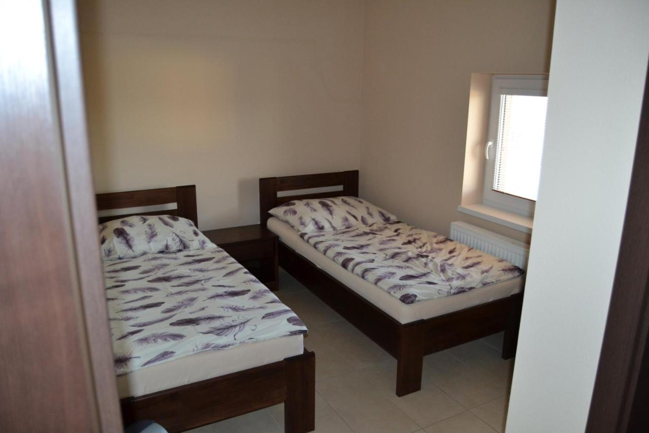 Restauracia-Penzion Altana Ludanice Buitenkant foto