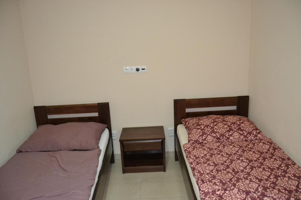 Restauracia-Penzion Altana Ludanice Buitenkant foto